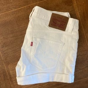 Levi’s white Jean shorts -like new!!